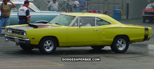 1969 Dodge Super Bee, photo from the 2001 Mopar Nationals, Columbus Ohio