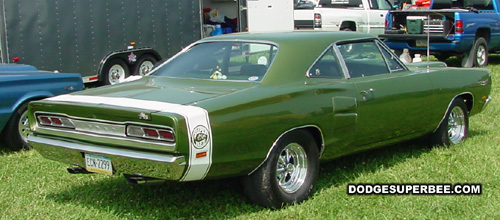 1969 Dodge Super Bee, photo from the 2001 Mopar Nationals, Columbus Ohio