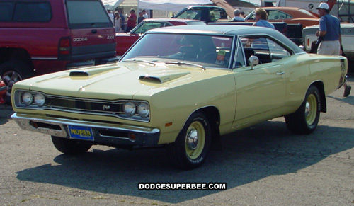 1969 Dodge Super Bee, photo from the 2002 Mopar Nationals, Columbus Ohio